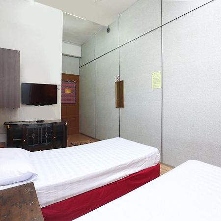Oyo 89755 D&D Budget Inn كوتا بْهارو المظهر الخارجي الصورة