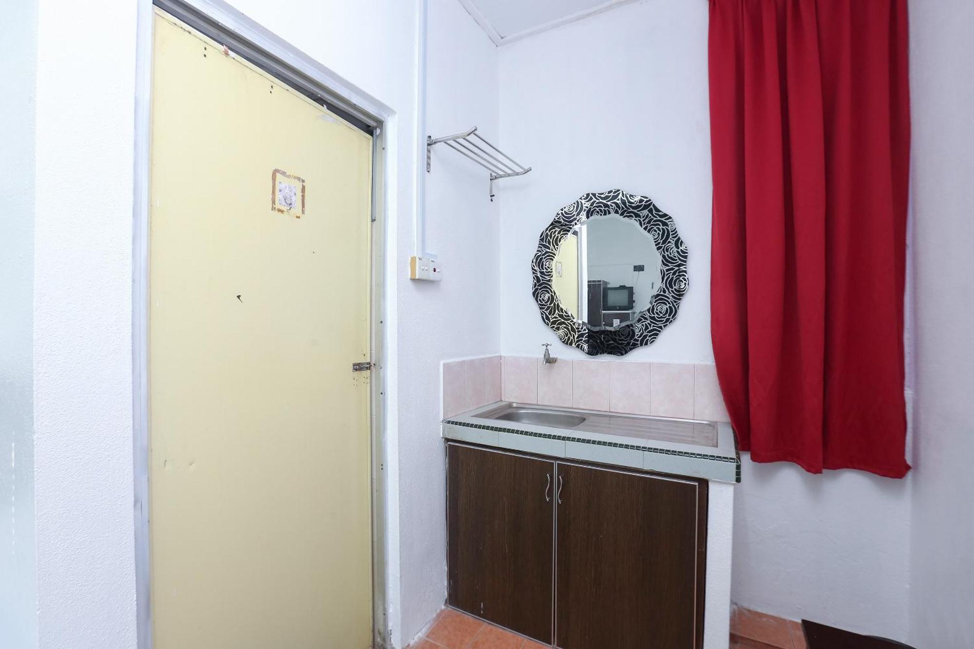 Oyo 89755 D&D Budget Inn كوتا بْهارو المظهر الخارجي الصورة