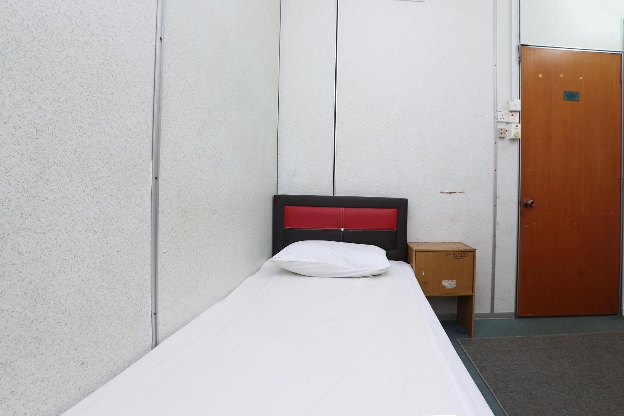 Oyo 89755 D&D Budget Inn كوتا بْهارو المظهر الخارجي الصورة